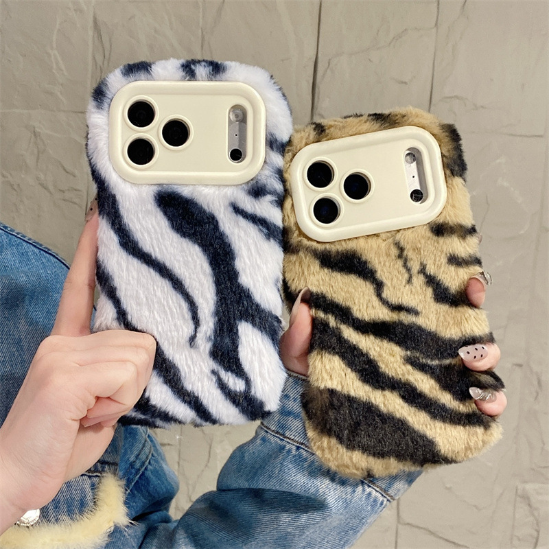 Phone Cases Iphone 11 - Lüks Zebra Desenli Tüylü Peluş Telefon